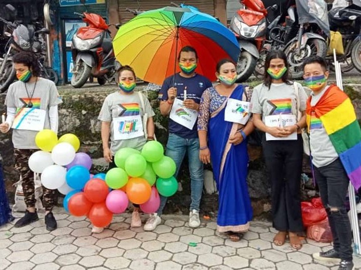 मैनबत्ती बालेर नील हिरा समाजले मनायो गाइजात्रा